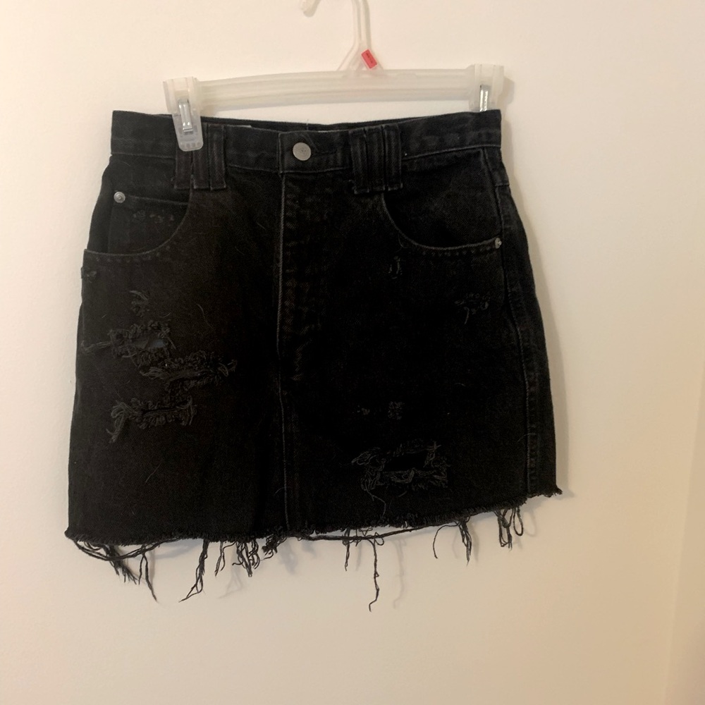 Distressed mini skirt. Size 4